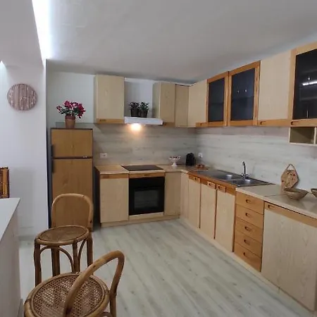 Apartman Greek Temple *