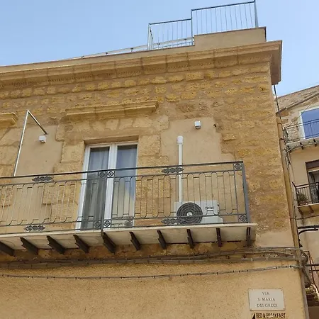 Apartment Greek Temple *