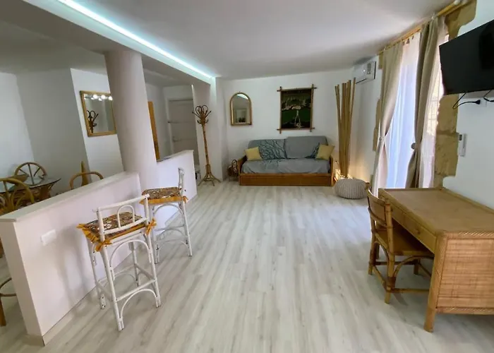 Apartment Greek Temple *