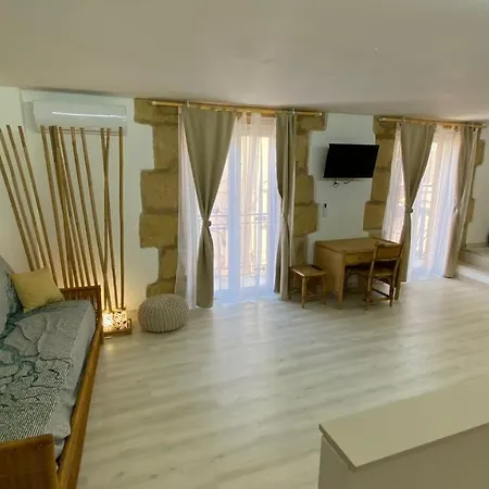 Greek Temple Appartement *